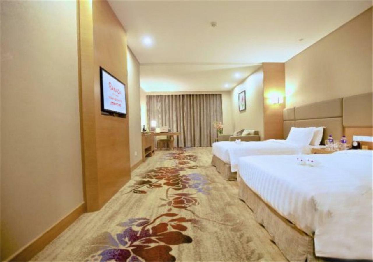 Ramada By Wyndham Beijing Airport Hotel Shunyi Exterior foto